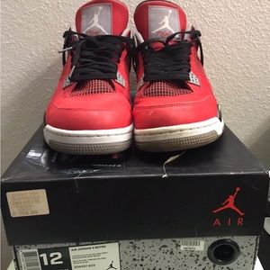 Jordan 4 toros